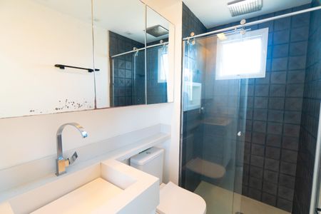 Apartamento à venda com 70m², 2 quartos e 2 vagas Apartamento à venda com 70m², 2 quartos e 2 vagasBanheiro da Suíte