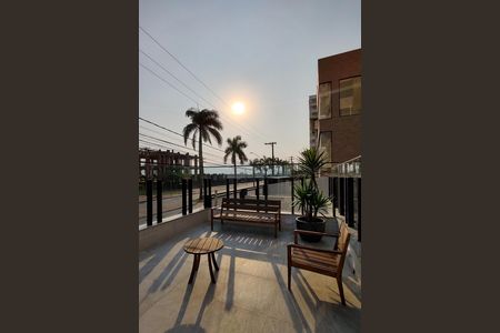 Apartamento para alugar com 72m², 2 quartos e 1 vaga Apartamento para alugar com 72m², 2 quartos e 1 vagaÁrea comum - Piscina