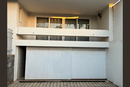 Casa à venda com 308m², 3 quartos e 2 vagas