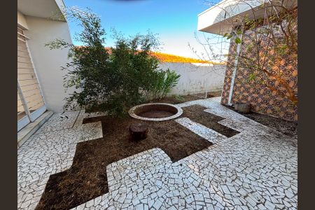 Casa para alugar com 3 quartos, 308m² em Jardim Social, Curitiba