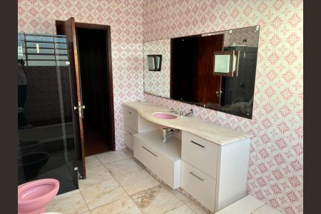 Casa à venda com 308m², 3 quartos e 2 vagas