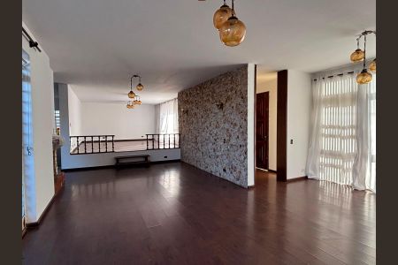 Casa para alugar com 3 quartos, 308m² em Jardim Social, Curitiba