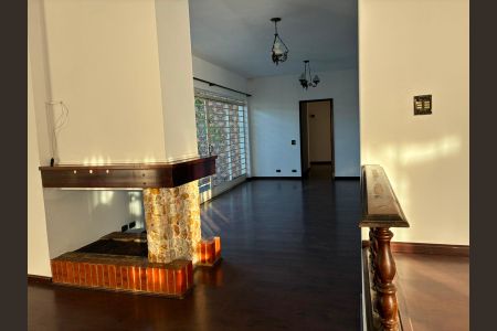 Casa para alugar com 3 quartos, 308m² em Jardim Social, Curitiba