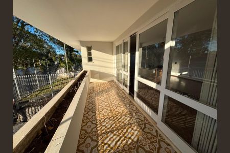 Casa à venda com 308m², 3 quartos e 2 vagas