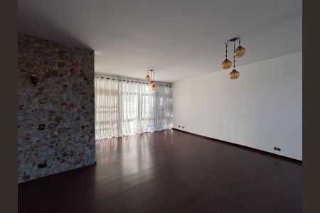 Casa à venda com 308m², 3 quartos e 2 vagas