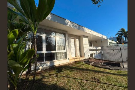 Casa para alugar com 3 quartos, 308m² em Jardim Social, Curitiba