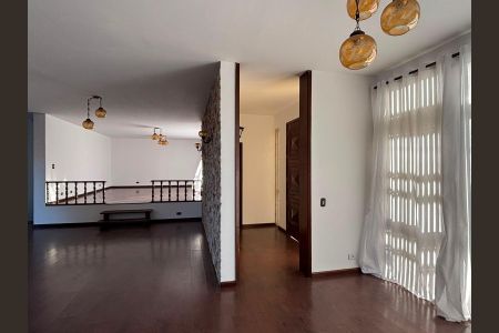 Casa à venda com 308m², 3 quartos e 2 vagas
