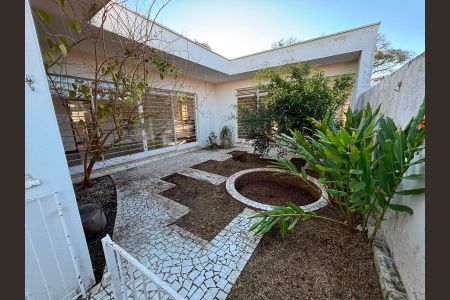 Casa à venda com 308m², 3 quartos e 2 vagas