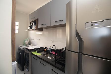 Cozinha - Armários / Área de Serviço de casa para alugar com 1 quarto, 27m² em Vila Nova Carolina, São Paulo