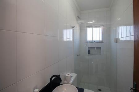 Banheiro social de casa à venda com 1 quarto, 27m² em Vila Nova Carolina, São Paulo
