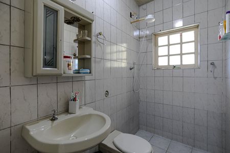 Banheiro social de casa para alugar com 3 quartos, 100m² em Jardim Camila, Mogi das Cruzes
