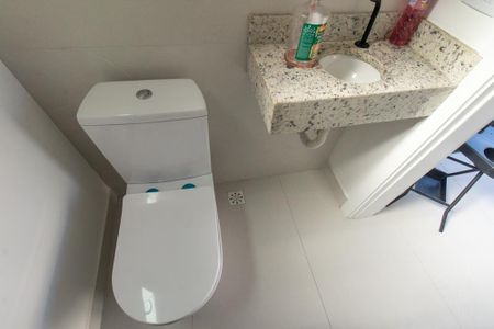 Casa à venda com 166m², 3 quartos e 1 vaga Casa à venda com 166m², 3 quartos e 1 vagaLavabo 2