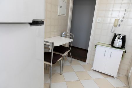 COZINHA de apartamento para alugar com 2 quartos, 68m² em Jardim Leonor, Campinas