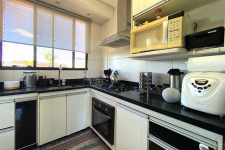 Cozinha de apartamento à venda com 3 quartos, 159m² em Floramar, Belo Horizonte