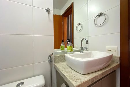Apartamento à venda com 159m², 3 quartos e 2 vagasBanheiro 