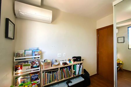 Apartamento à venda com 159m², 3 quartos e 2 vagasQuarto 2
