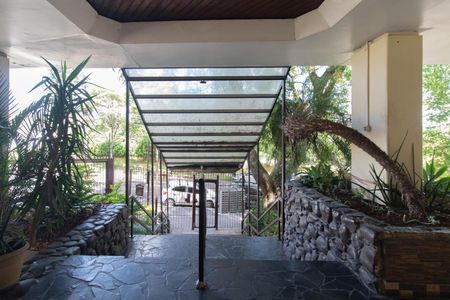 Hall de entrada de apartamento à venda com 1 quarto, 55m² em Medianeira, Porto Alegre