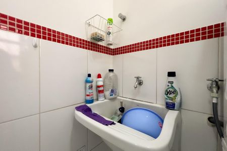 Casa de condomínio à venda com 244m², 3 quartos e 4 vagas Casa de condomínio à venda com 244m², 3 quartos e 4 vagasÁrea de Serviço