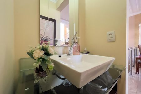 Casa de condomínio à venda com 244m², 3 quartos e 4 vagas Casa de condomínio à venda com 244m², 3 quartos e 4 vagasLavabo