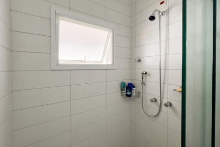 Casa de condomínio à venda com 244m², 3 quartos e 4 vagas Casa de condomínio à venda com 244m², 3 quartos e 4 vagasBanheiro da Suíte 2