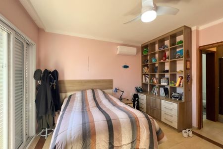 Casa de condomínio à venda com 244m², 3 quartos e 4 vagas Casa de condomínio à venda com 244m², 3 quartos e 4 vagasSuíte 3