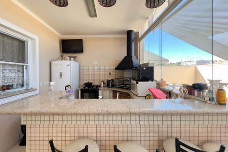 Casa de condomínio à venda com 244m², 3 quartos e 4 vagas Casa de condomínio à venda com 244m², 3 quartos e 4 vagasChurrasqueira
