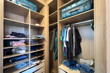 Closet da suíte 3 de casa de condomínio à venda com 3 quartos, 244m² em Dos Ortizes, Valinhos