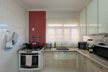 Casa de condomínio à venda com 244m², 3 quartos e 4 vagas Casa de condomínio à venda com 244m², 3 quartos e 4 vagasCozinha