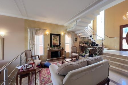 Casa de condomínio à venda com 244m², 3 quartos e 4 vagas Casa de condomínio à venda com 244m², 3 quartos e 4 vagasSala