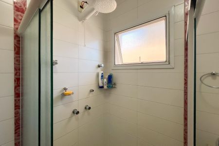 Casa de condomínio à venda com 244m², 3 quartos e 4 vagas Casa de condomínio à venda com 244m², 3 quartos e 4 vagasBanheiro da Suíte 3