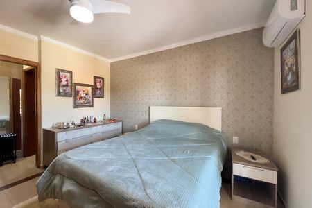Casa de condomínio à venda com 244m², 3 quartos e 4 vagas Casa de condomínio à venda com 244m², 3 quartos e 4 vagasSuíte 1