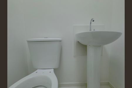 Banheiro de apartamento à venda com 2 quartos, 36m² em Vila das Bandeiras, Guarulhos