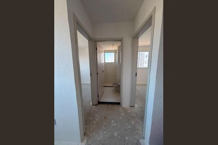 Corredor de apartamento à venda com 2 quartos, 42m² em Vila Lourdes, São Paulo