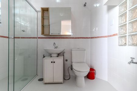 Banheiro de kitnet/studio para alugar com 1 quarto, 30m² em Vila Buarque, São Paulo
