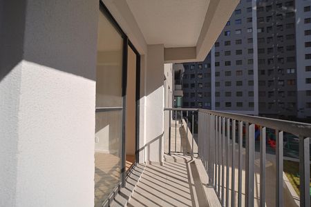 Apartamento para alugar com 42m², 2 quartos e 1 vagaÁrea de Serviço e Varanda
