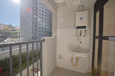 Apartamento para alugar com 42m², 2 quartos e 1 vagaÁrea de Serviço e Varanda