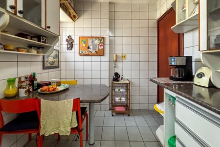 Apartamento à venda com 145m², 4 quartos e 2 vagas