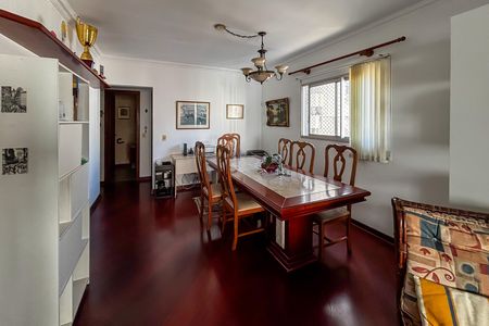 Apartamento à venda com 145m², 4 quartos e 2 vagas