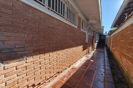 Casa à venda com 255m², 3 quartos e 3 vagasCorredor - Quintal
