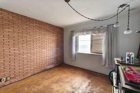 Casa à venda com 255m², 3 quartos e 3 vagasQuarto Suíte