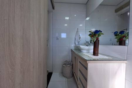Apartamento à venda com 152m², 4 quartos e 2 vagas Apartamento à venda com 152m², 4 quartos e 2 vagasBanheiro da Suíte