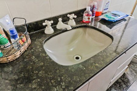 Apartamento à venda com 120m², 3 quartos e 2 vagas Apartamento à venda com 120m², 3 quartos e 2 vagasBanheiro
