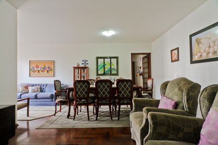 Apartamento à venda com 120m², 3 quartos e 2 vagas Apartamento à venda com 120m², 3 quartos e 2 vagasSala