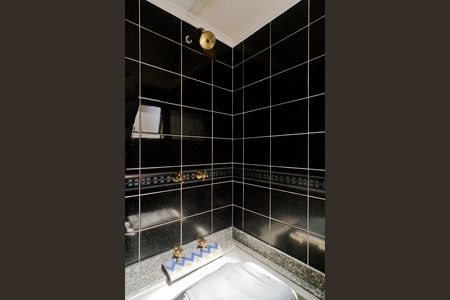 Apartamento à venda com 120m², 3 quartos e 2 vagas Apartamento à venda com 120m², 3 quartos e 2 vagasBanheiro da Suíte