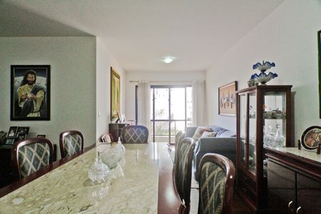 Apartamento à venda com 120m², 3 quartos e 2 vagas Apartamento à venda com 120m², 3 quartos e 2 vagasSala