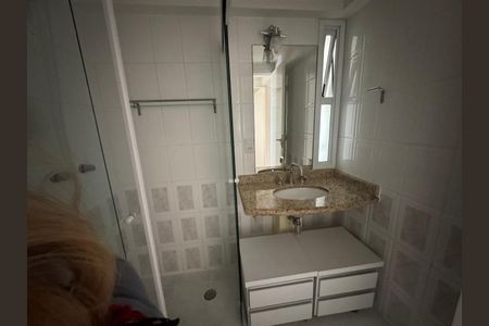 Banheiro de apartamento para alugar com 3 quartos, 74m² em Pompeia, São Paulo