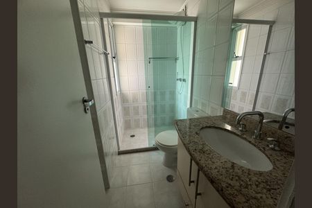 Banheiro de apartamento para alugar com 3 quartos, 74m² em Pompeia, São Paulo