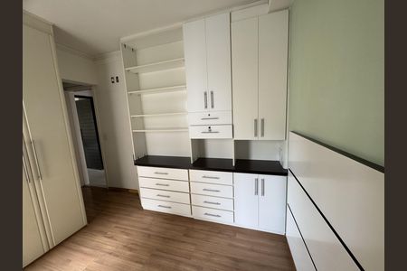 Apartamento para alugar com 74m², 3 quartos e 2 vagas Apartamento para alugar com 74m², 3 quartos e 2 vagasQuarto
