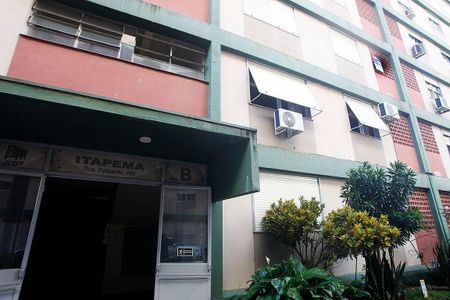 Apartamento à venda com 42m², 1 quarto e 1 vagaFachada