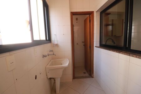 Área de serviço  de apartamento para alugar com 3 quartos, 100m² em Centro, Ribeirão Preto